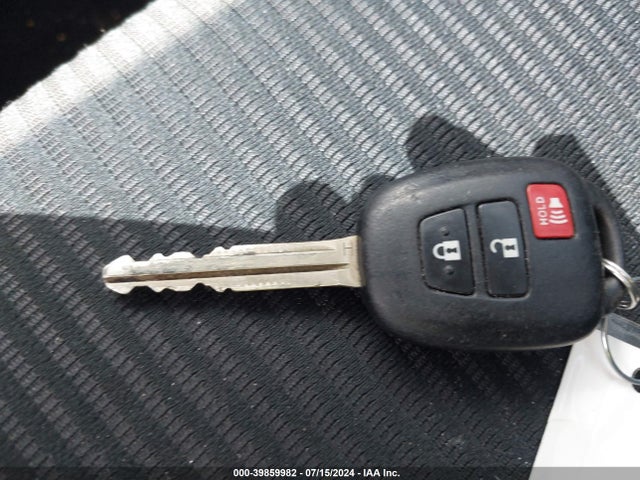 Toyota RAV4 LE 2018 2T3BFREV4JW818134 Image 11
