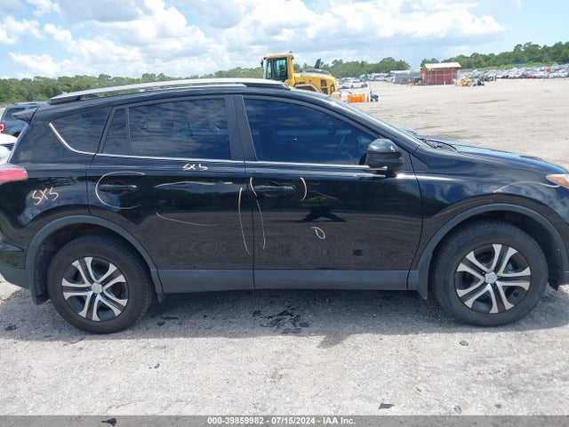 Toyota RAV4 LE 2018 2T3BFREV4JW818134 Image 14