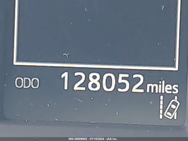 Toyota RAV4 LE 2018 2T3BFREV4JW818134 Image 16