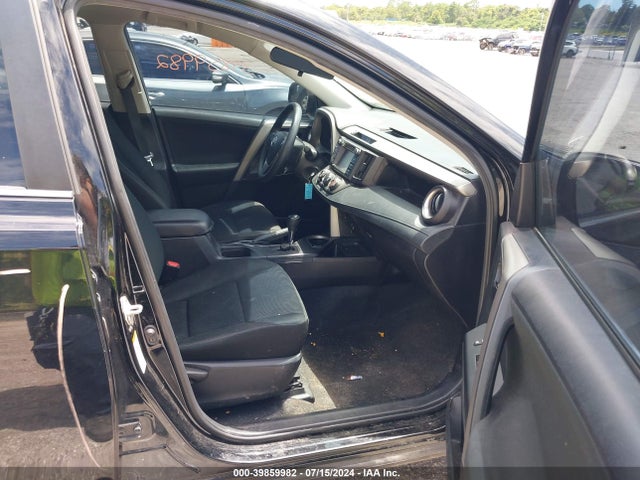 Toyota RAV4 LE 2018 2T3BFREV4JW818134 Image 5