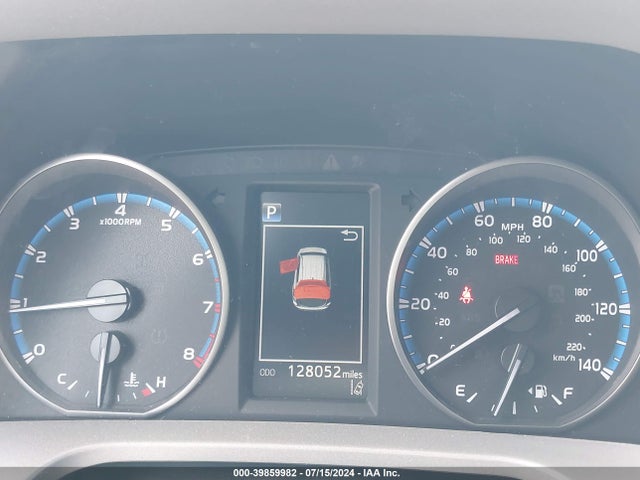 Toyota RAV4 LE 2018 2T3BFREV4JW818134 Image 7