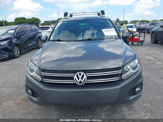 WVGBV7AX9FW568098 Volkswagen Tiguan Sel