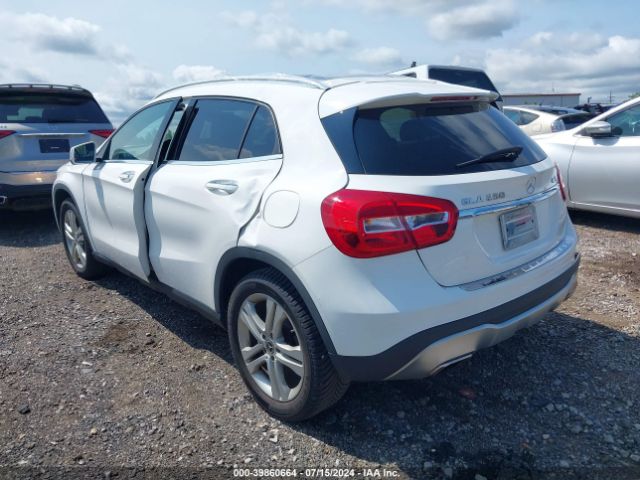 WDCTG4GB8KU004701 Mercedes-Benz Gla 250 4matic
