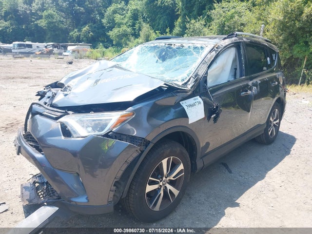 Toyota Rav4 Xle 2017 JTMRFREV3HJ702639 Image 2