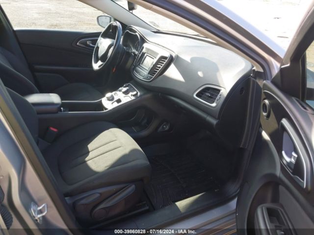 1C3CCCFB0HN503044 Chrysler 200 Touring