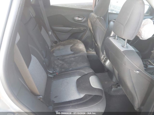 1C4PJLAB5GW376889 Jeep Cherokee Altitude