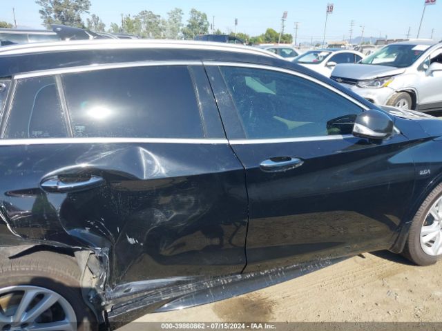 SJKCH5CP7JA047045 Infiniti Qx30 Premium