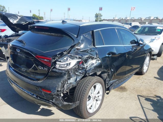 SJKCH5CP7JA047045 Infiniti Qx30 Premium