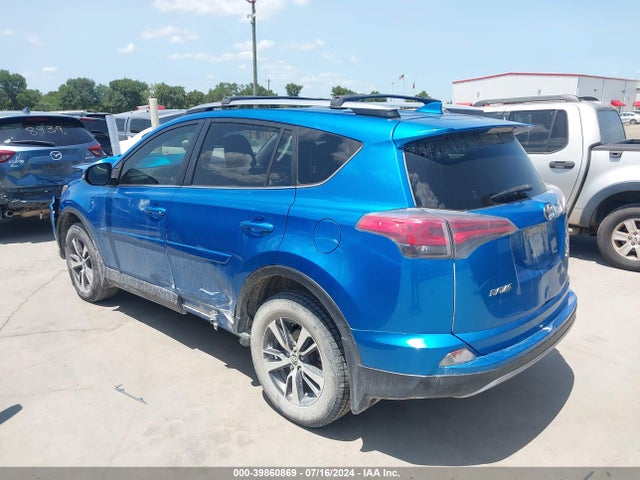 Toyota Rav4 Xle 2017 JTMWFREV0HJ147460 Image 3