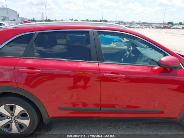 KNDCB3LC3H5098096 KIA NIRO LX