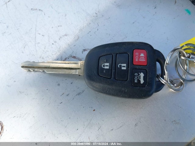 Toyota COROLLA LE 2016 5YFBURHE0GP457828 Image 11