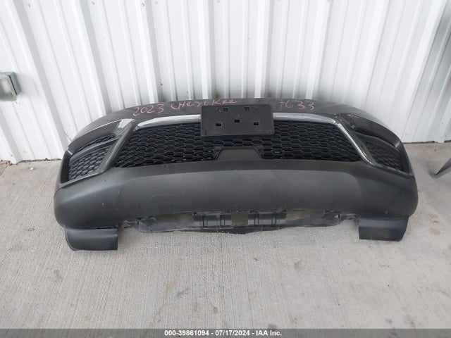 1C4RJGAG4P8867633 Jeep Grand Cherokee Laredo X 4x2