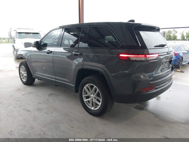 1C4RJGAG4P8867633 Jeep Grand Cherokee Laredo X 4x2