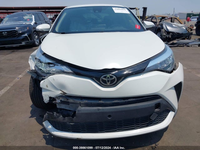 Toyota C-HR LE 2020 JTNKHMBX7L1065733 Image 12