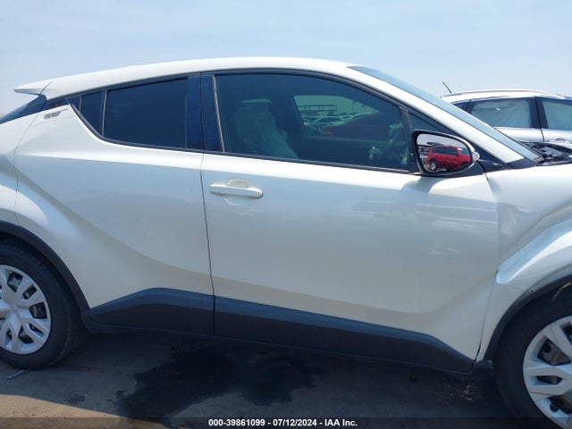 Toyota C-HR LE 2020 JTNKHMBX7L1065733 Image 13
