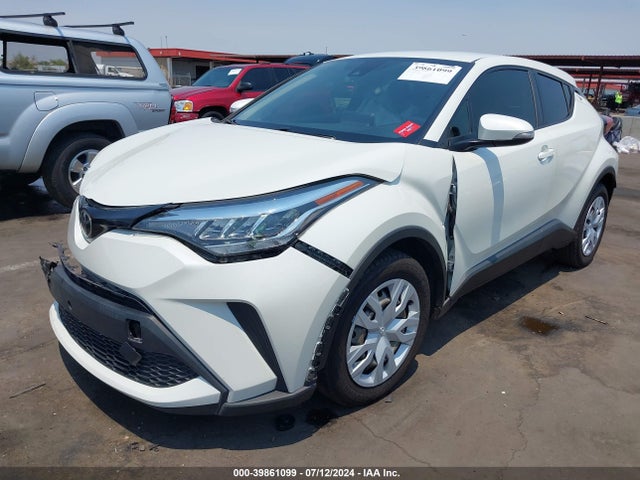 Toyota C-HR LE 2020 JTNKHMBX7L1065733 Image 2