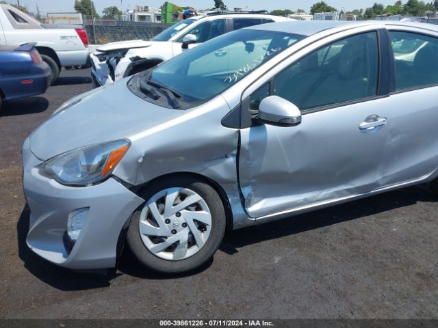 JTDKDTB35F1093056 Toyota Prius C One