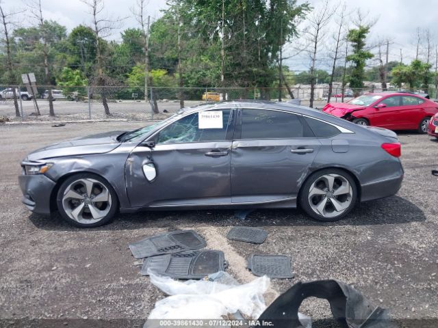 1HGCV2F97JA040671 Honda Accord Touring 2.0t