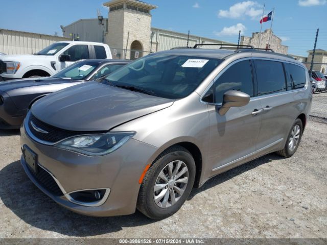 2C4RC1BG8HR576015 Chrysler Pacifica Touring-l