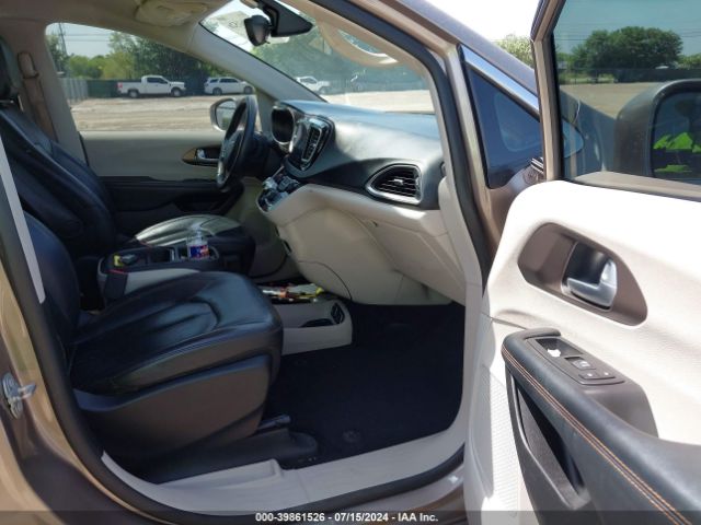 2C4RC1BG8HR576015 Chrysler Pacifica Touring-l
