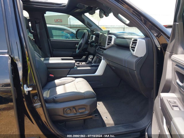 Toyota Sequoia Platinum 2024 7SVAAABA8RX025560 Image 5