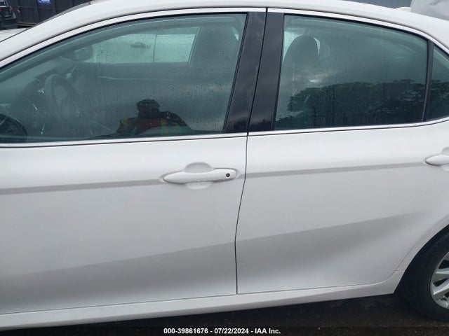 Toyota CAMRY LE 2019 4T1B11HK6KU241621 Image 14