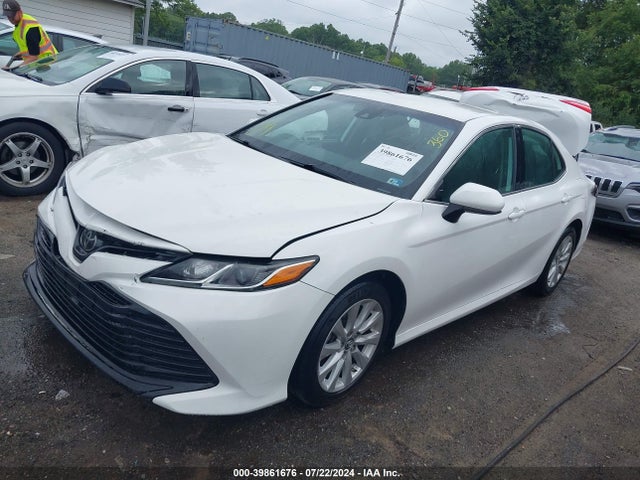 Toyota CAMRY LE 2019 4T1B11HK6KU241621 Image 2