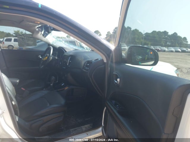 3C4NJCCB8KT743271 Jeep Compass Limited Fwd