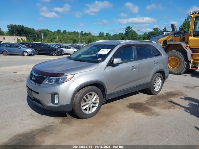 KIA SORENTO LX 2014 5XYKTDA6XEG448595 Image 2
