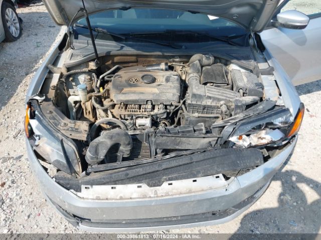 1VWAT7A38FC044975 Volkswagen Passat 1.8t Wolfsburg Edition