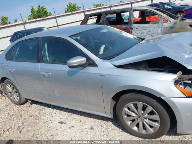 1VWAT7A38FC044975 Volkswagen Passat 1.8t Wolfsburg Edition
