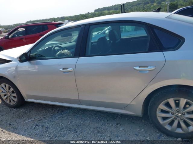 1VWAT7A38FC044975 Volkswagen Passat 1.8t Wolfsburg Edition