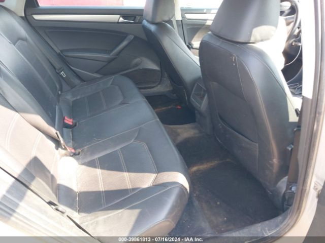 1VWAT7A38FC044975 Volkswagen Passat 1.8t Wolfsburg Edition