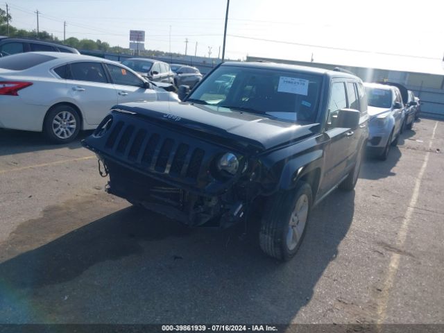 1C4NJPFBXGD584317 Jeep Patriot Latitude
