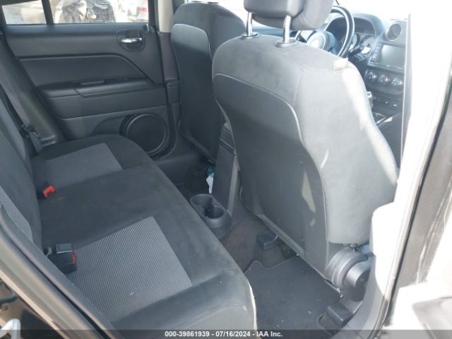 1C4NJPFBXGD584317 Jeep Patriot Latitude
