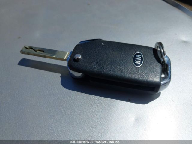 KNDJ23AU8L7089247 KIA SOUL LX