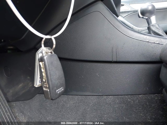WA1BCCFSXJR025988 Audi Q3 2.0t Premium/2.0t Sport Premium
