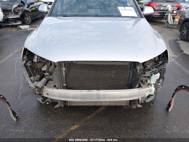 WA1BCCFSXJR025988 Audi Q3 2.0t Premium/2.0t Sport Premium