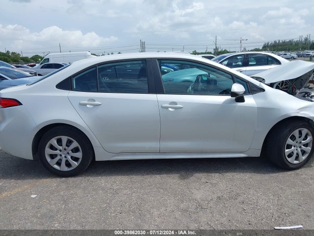 Toyota COROLLA LE 2022 5YFEPMAE4NP288296 Image 14
