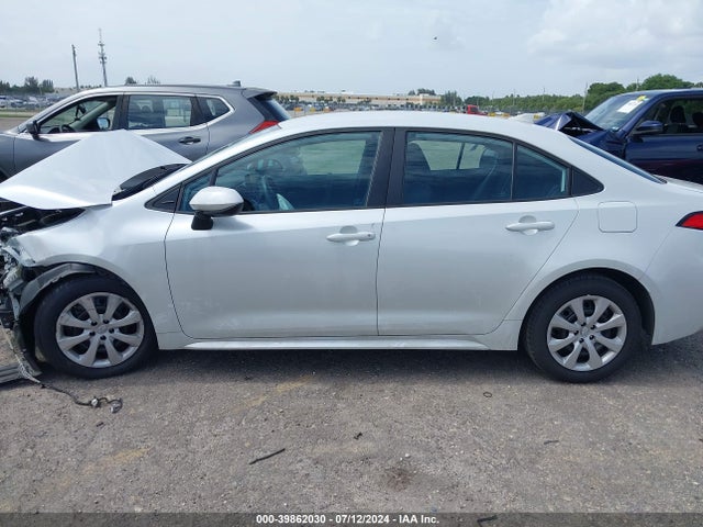 Toyota COROLLA LE 2022 5YFEPMAE4NP288296 Image 15