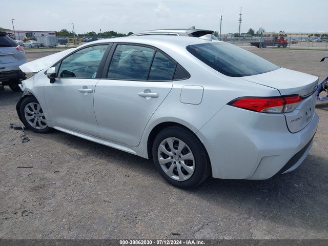 Toyota COROLLA LE 2022 5YFEPMAE4NP288296 Image 3