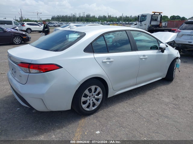 Toyota COROLLA LE 2022 5YFEPMAE4NP288296 Image 4