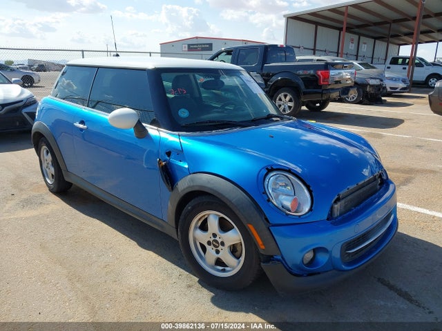 2011 MINI COOPER WMWSU3C51BT253011 Photo 0