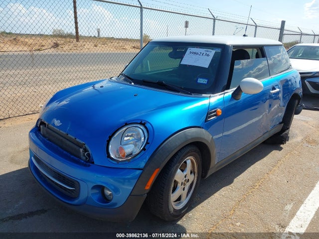 2011 MINI COOPER WMWSU3C51BT253011 Photo 1