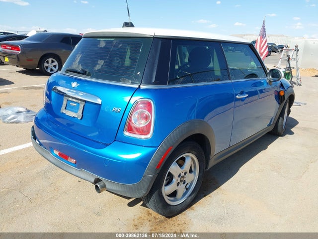 2011 MINI COOPER WMWSU3C51BT253011 Photo 3