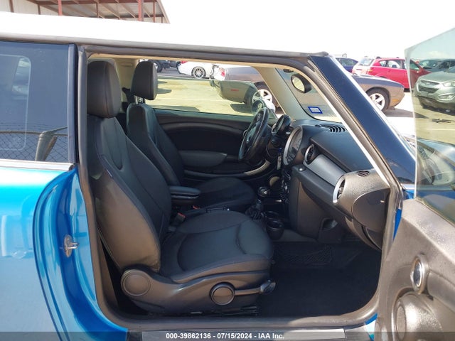 2011 MINI COOPER WMWSU3C51BT253011 Photo 4