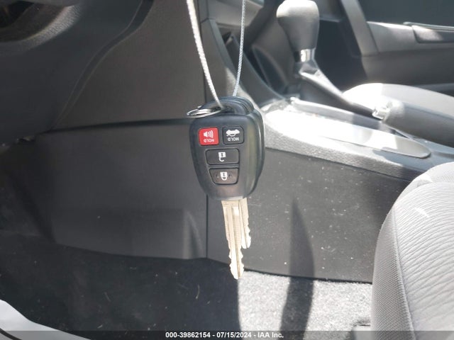 Toyota COROLLA LE 2016 5YFBURHE7GP400090 Image 11