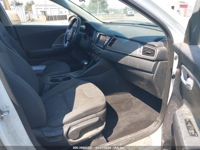 KNDCB3LC3J5210921 KIA NIRO LX