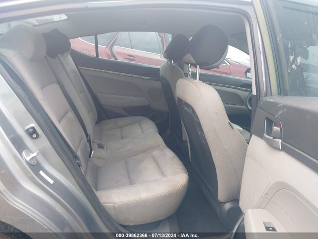 Hyundai ELANTRA SE 2018 KMHD74LF4JU632848 Image 8