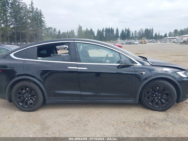 Tesla Model X 60d/70d/75d/90d 2016 5YJXCDE29GF026356 Image 13